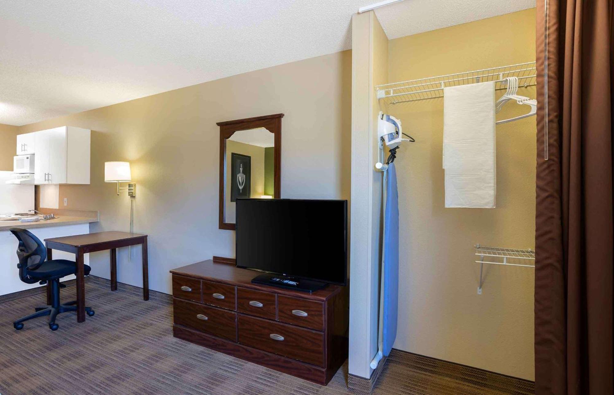 Extended Stay America Select Suites - Springfield - South Exterior photo