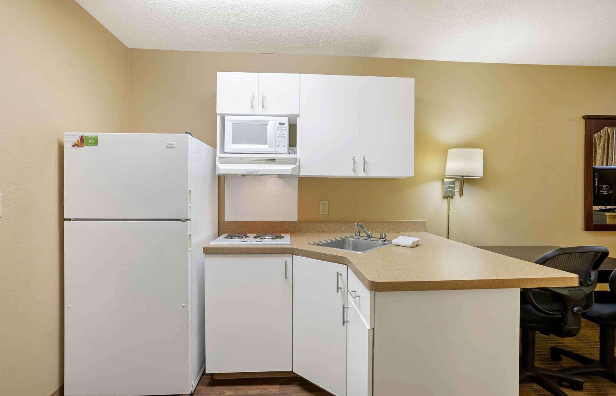 Extended Stay America Select Suites - Springfield - South Exterior photo